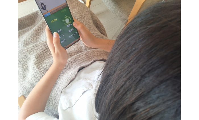 小5の娘がモチタンの無料版で「対戦モード」を口コミしているところ