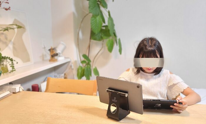 小5次女がワールドアイキッズのマイクラレッスンに夢中になっている様子
